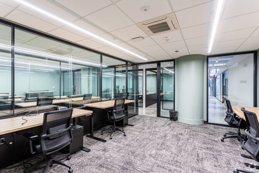 More Photos Of 630 NW 14th Ave, Portland Office For Sale