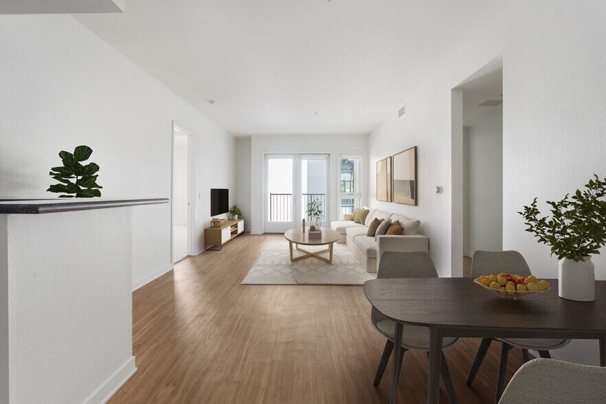 More Photos Of 214 Santa Monica Blvd, Santa Monica Apartments For Lease