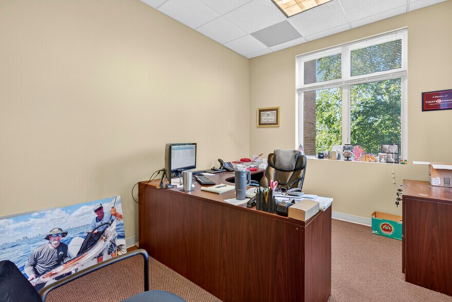 More Photos Of 46165 Westlake Dr, Sterling Medical For Sale