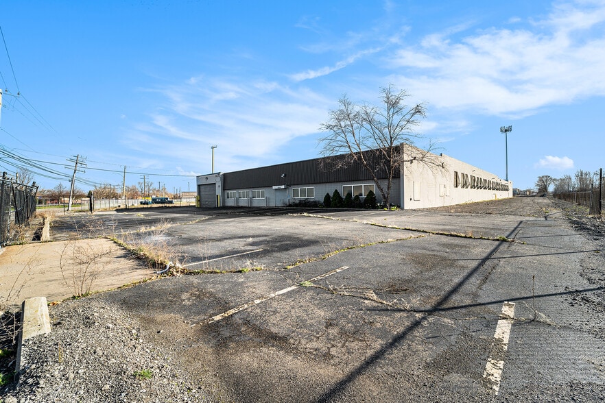More Photos Of 14650 Dequindre St, Detroit Manufacturing For Sale