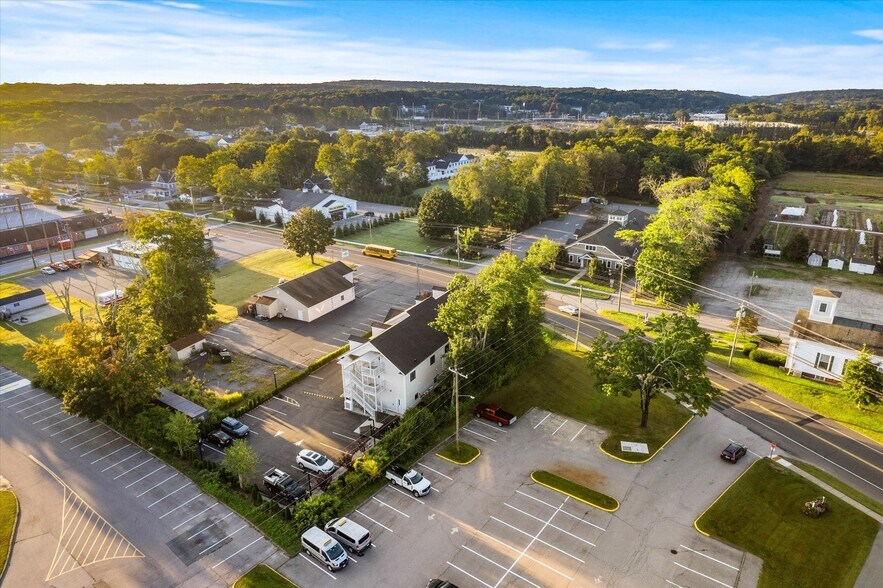 More Photos Of 159 Boston Post Rd, East Lyme Apartments For Sale