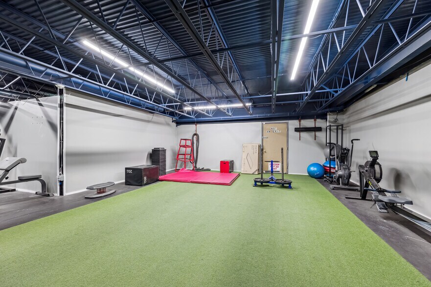 More Photos Of 322 Wanaque Ave, Pompton Lakes Storefront For Lease