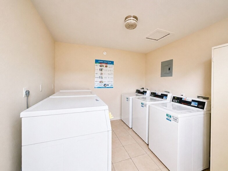 More Photos Of 1205 Avenue A, Katy Apartments For Sale