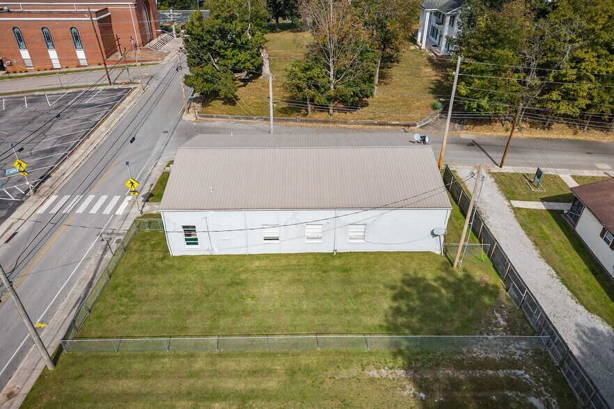 More Photos Of 310 N Spring St, McMinnville General Retail For Sale