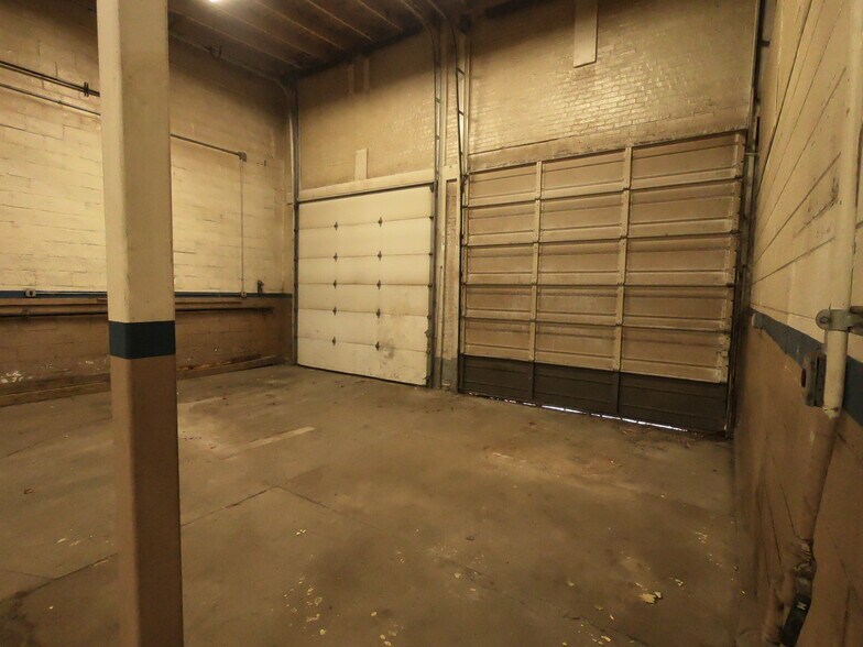 More Photos Of 145 1st Dr NE, New Philadelphia Flex For Lease