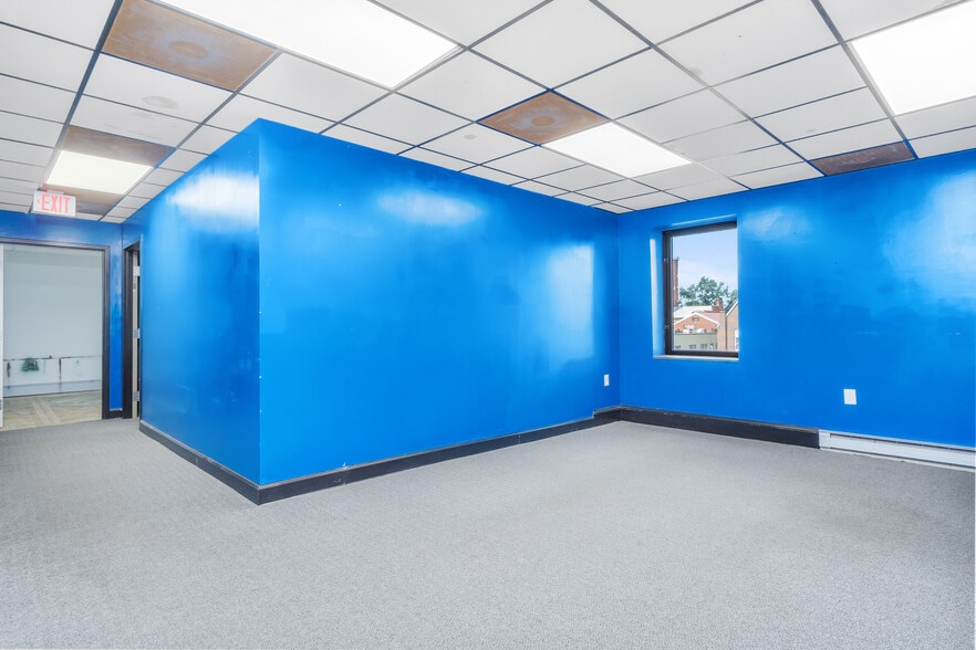 More Photos Of 1 N Market St, Frederick Storefront Retail Office For Lease