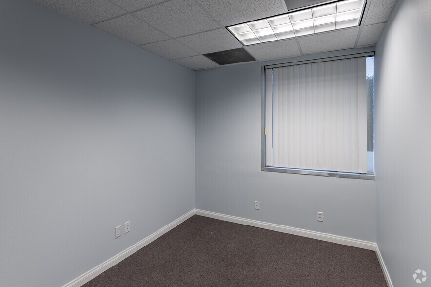 More Photos Of 2020 N Broadway, Santa Ana Office For Sale