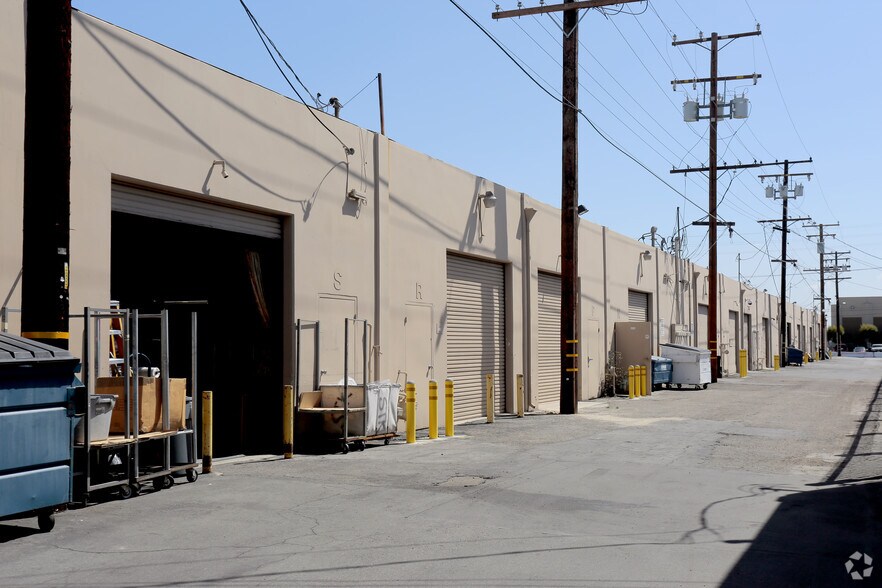 More Photos Of 15421 Carmenita Rd, Santa Fe Springs Warehouse For Lease