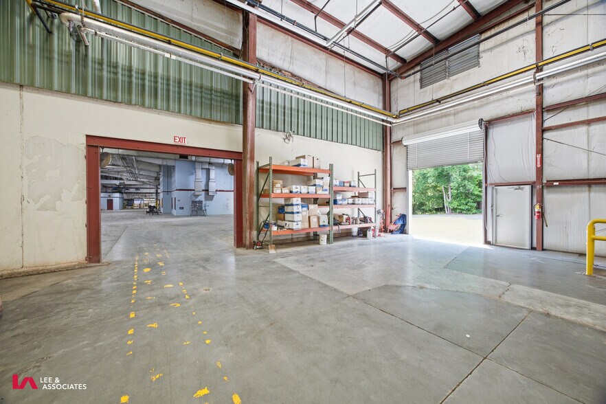 More Photos Of 101 Conyers Industrial Dr, Cartersville Warehouse For Sale