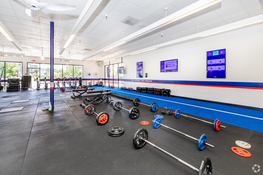 More Photos Of 3565-3589 Industrial Dr, Santa Rosa Unknown For Lease