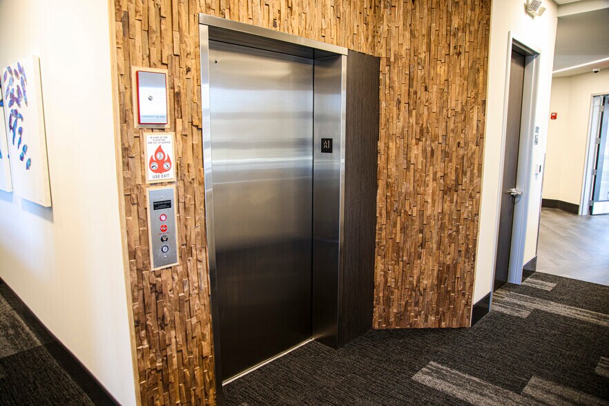 More Photos Of 10255 Commerce Dr, Carmel Coworking Space