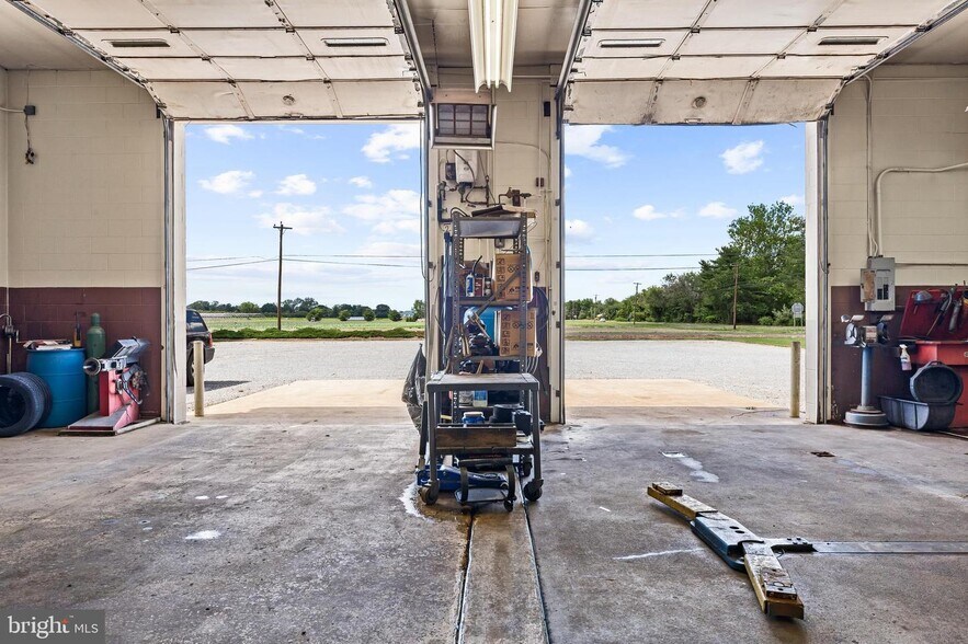 More Photos Of 5373 Chestnut Ave, Vineland Auto Repair For Sale