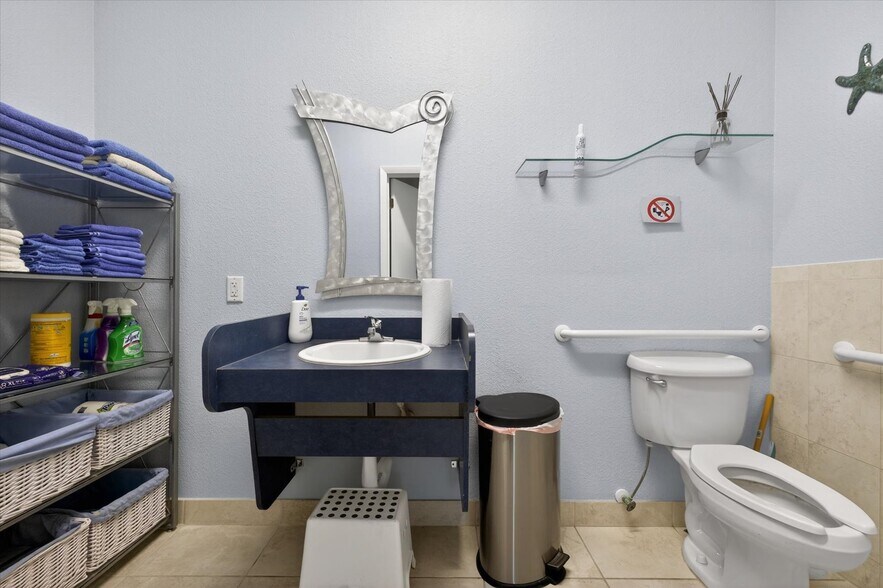 More Photos Of 14141 46th St N, Clearwater Medical For Sale