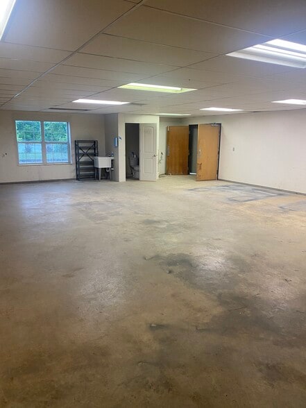 More Photos Of 6701 NW 178th St, Edmond Flex For Sale