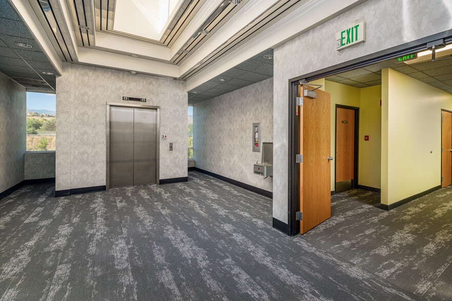 More Photos Of 3630 Sinton Rd, Colorado Springs Office For Sale