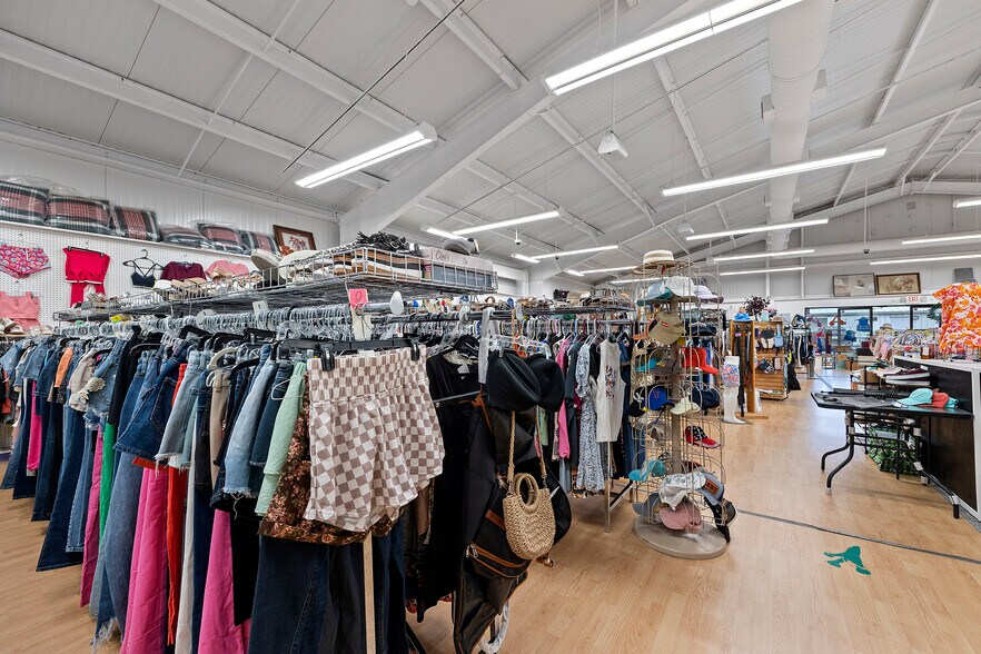 More Photos Of 4134-4136 W US Highway 90, Lake City Freestanding For Sale