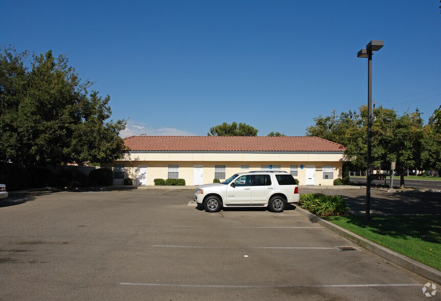 More Photos Of 1122 Rose Ave, Selma Medical For Lease