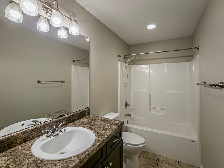 More Photos Of 615 Glade Fern Way, Tifton Apartments For Sale