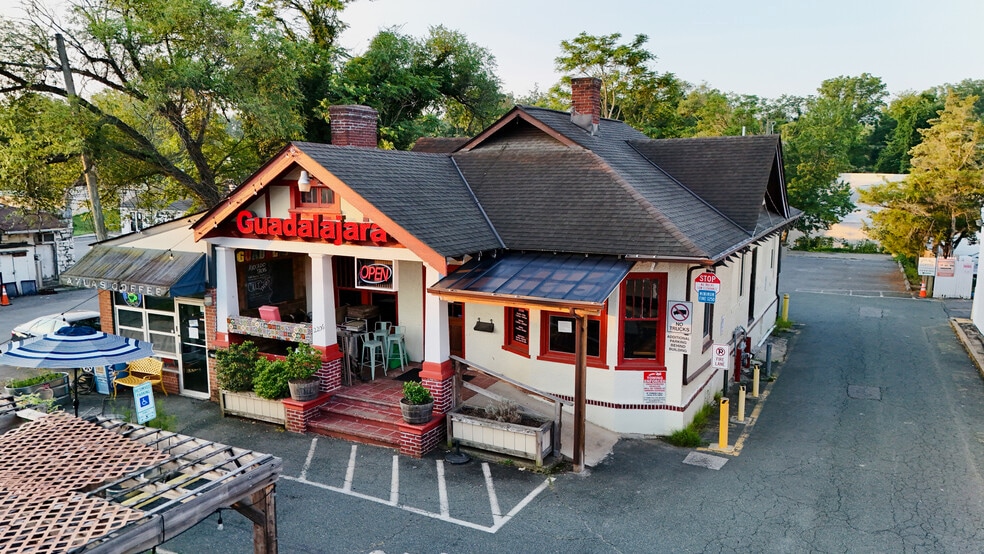 More Photos Of 2206 Fontaine Ave, Charlottesville Restaurant For Lease