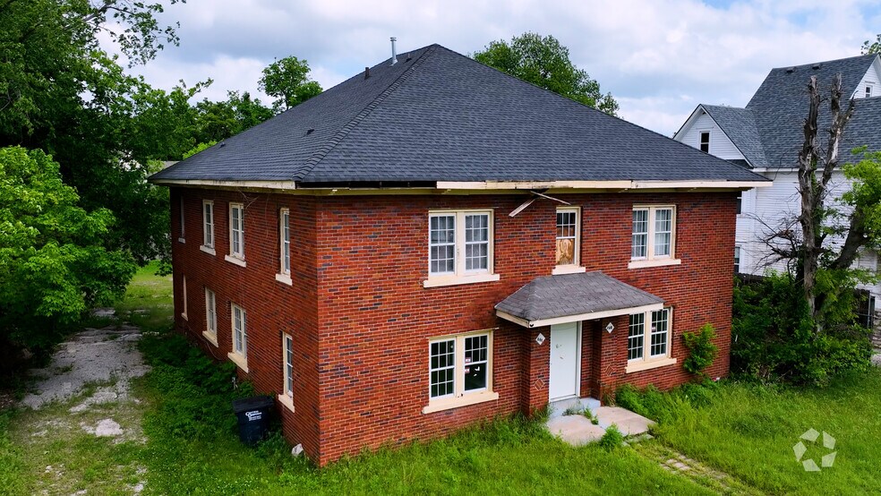 Primary Photo Of 661 N Park Ave, Shawnee Apartments For Sale