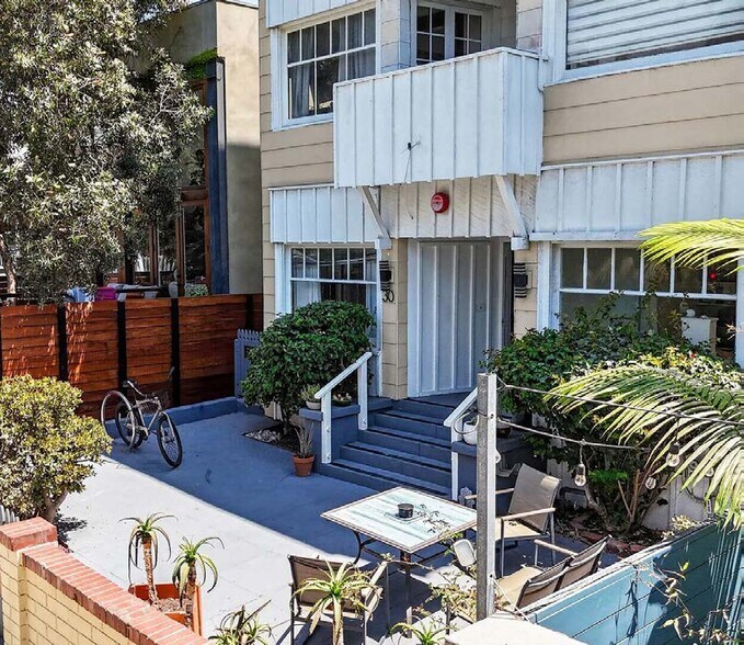More Photos Of 30 Dudley Ave, Venice Apartments For Sale