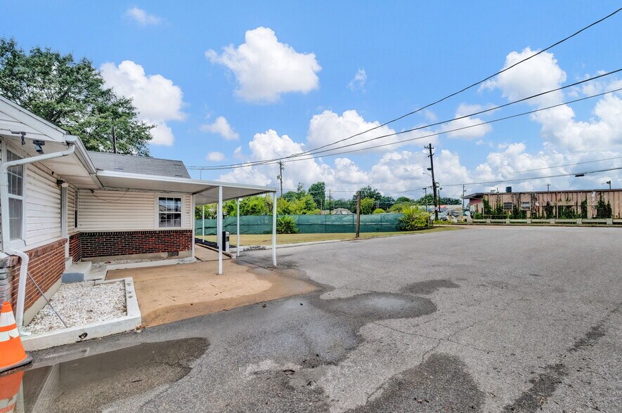 More Photos Of 5079 Old Summer Rd, Memphis General Retail For Sale