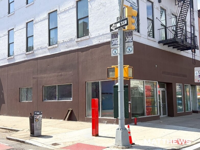 Primary Photo Of 305-307 Grand St, New York Office For Lease