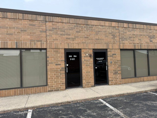More Photos Of 28835 N Herky Dr, Lake Bluff Warehouse For Lease