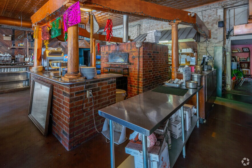 More Photos Of 800 S Alamo St, San Antonio Restaurant For Lease