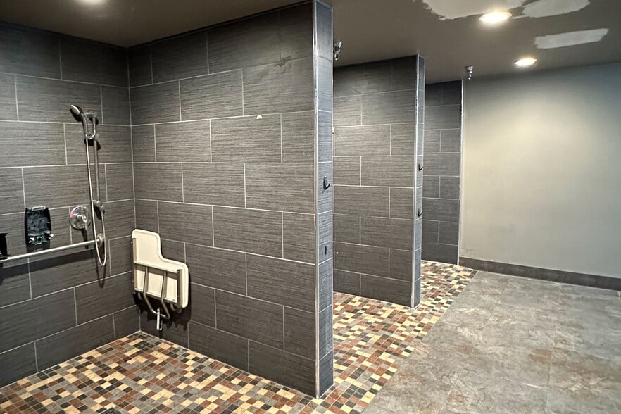 More Photos Of 2810 Zinfandel Dr, Rancho Cordova General Retail For Sale