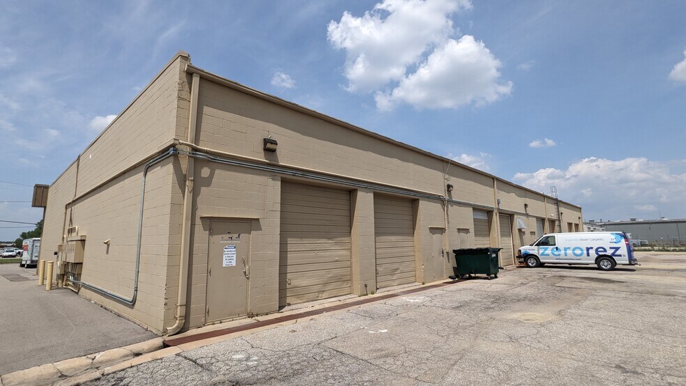 More Photos Of 3601 W Harry St, Wichita Flex For Sale