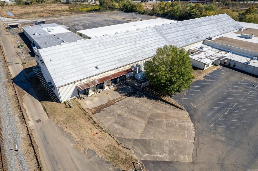 More Photos Of 103 Red Bridge Rd, De Queen Warehouse For Sale