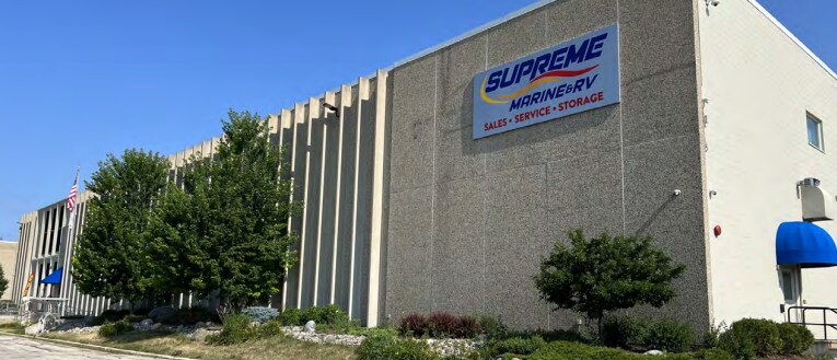 Primary Photo Of 1045 Hickory St, Pewaukee Warehouse For Sale