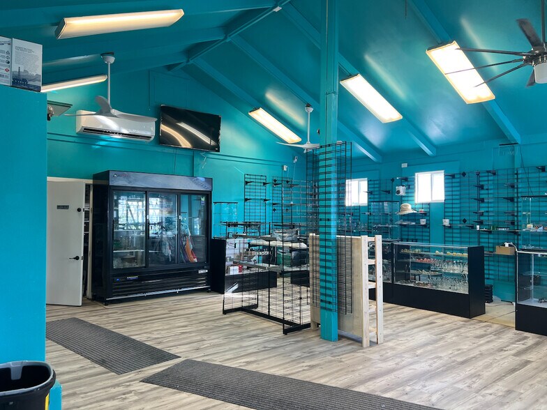 More Photos Of 1750 Kaahumanu Ave, Wailuku Storefront For Sale