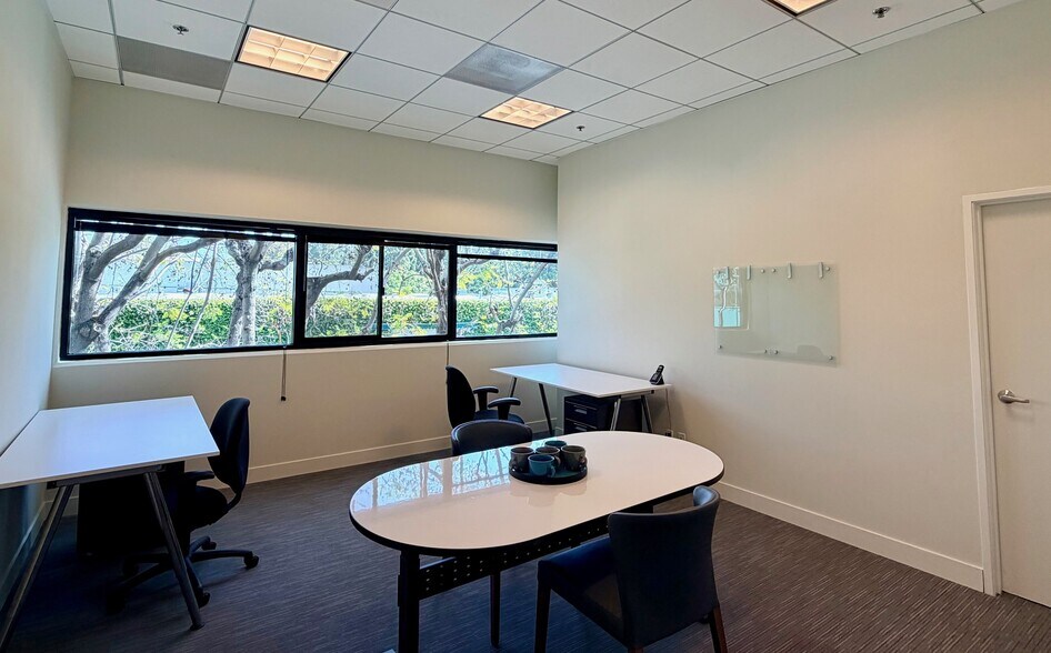More Photos Of 10549-10555 Jefferson Blvd, Culver City Unknown For Lease