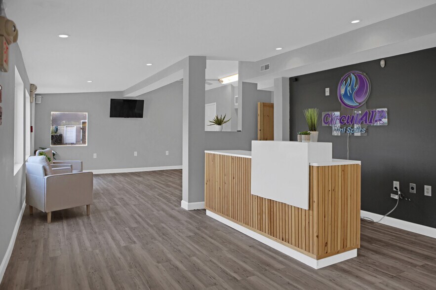 More Photos Of 165 Massachusetts Ave, Lunenburg Fast Food For Sale