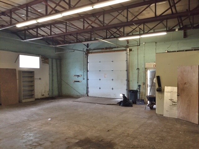 More Photos Of 273 Indian River Rd, Orange Warehouse For Lease