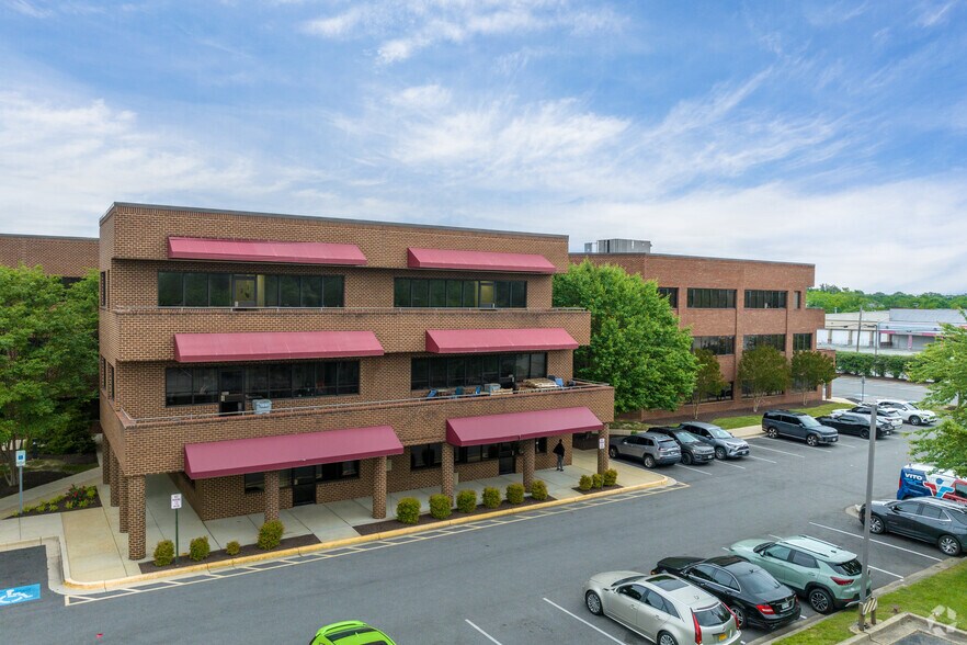 More Photos Of 3261 Old Washington Rd, Waldorf Loft Creative Space For Lease