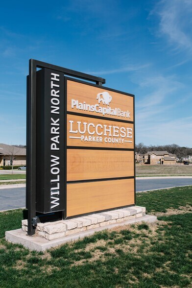 More Photos Of 210-337 Shops Blvd, Willow Park General Retail For Lease