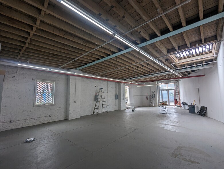 More Photos Of 27 Knickerbocker Ave, Brooklyn Industrial For Sale