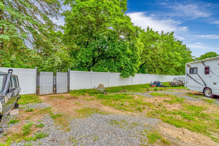 More Photos Of 1190 Liberty Square Rd, Boxborough Warehouse For Sale