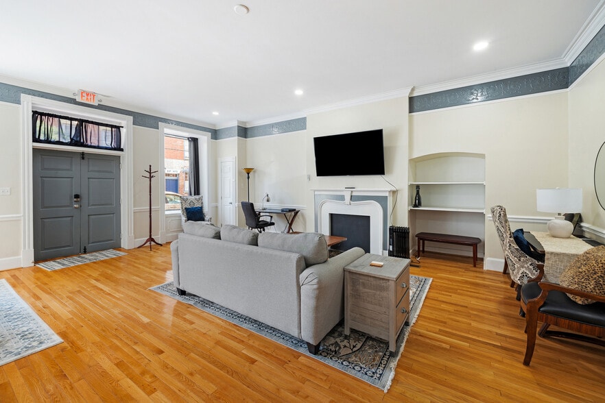 More Photos Of 23-25 W Old St, Petersburg Apartments For Sale