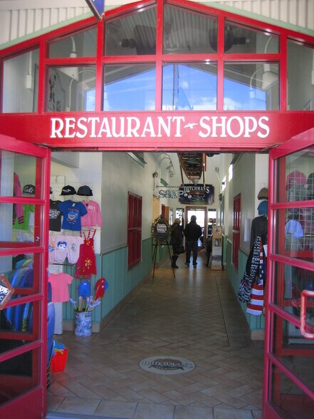 More Photos Of 715 Embarcadero, Morro Bay Restaurant For Lease