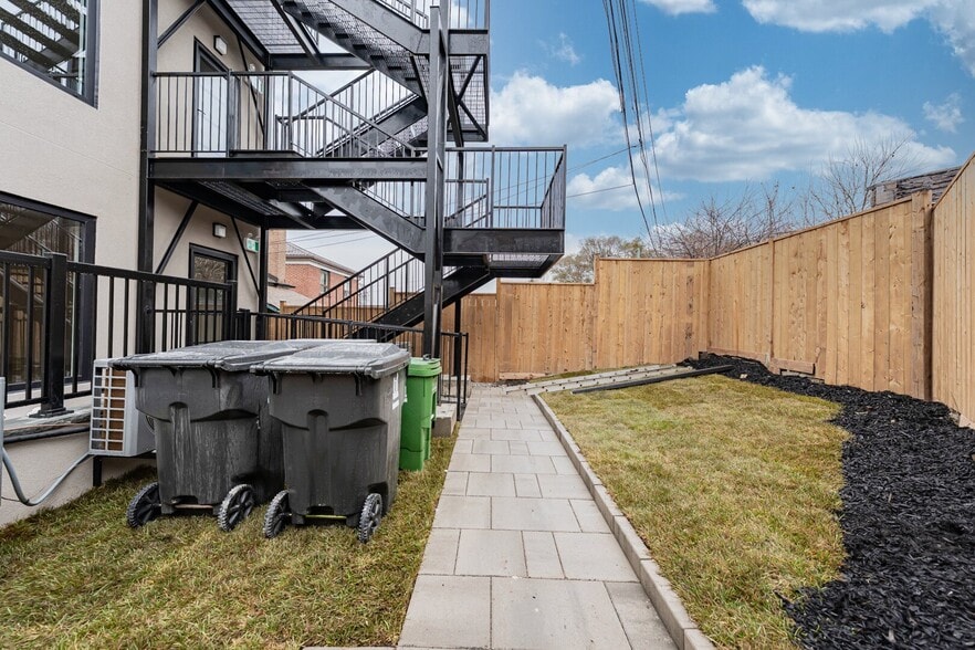 More Photos Of 14 Holmesdale Rd, Toronto Apartments For Sale