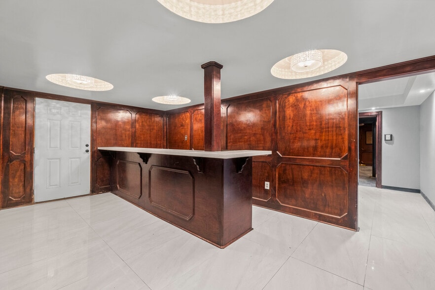 More Photos Of 1018 Shaver St, Pasadena Warehouse For Sale