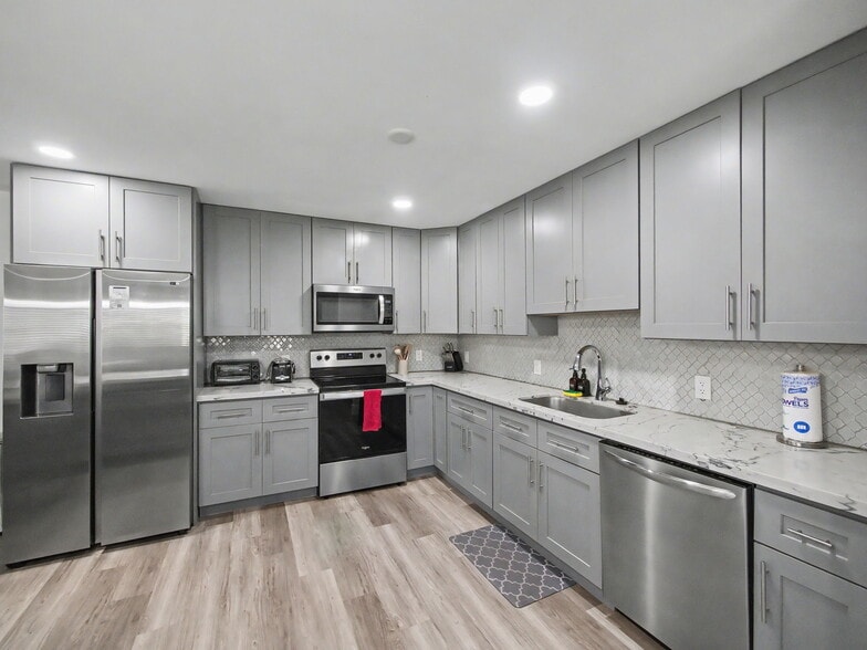 More Photos Of 112 Claremont Ln, Palm Beach Shores Apartments For Sale