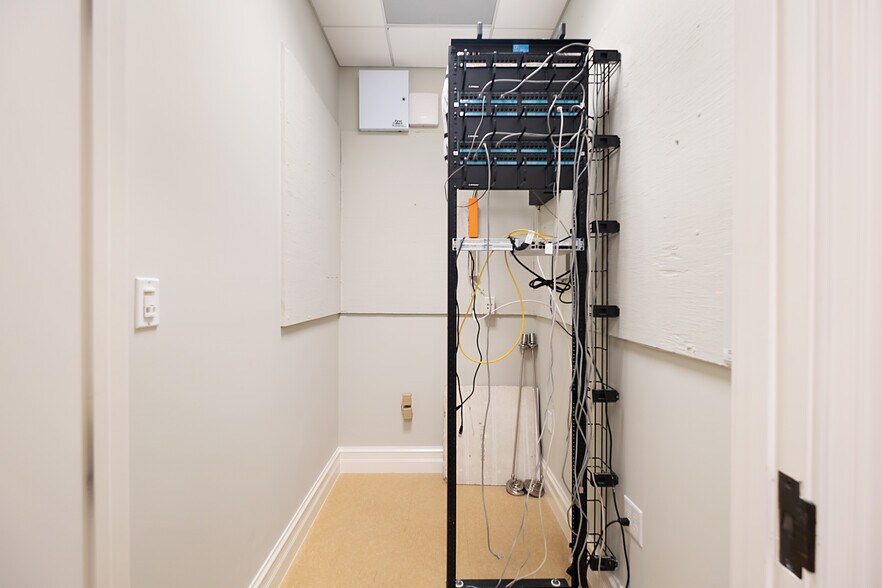 More Photos Of 3021 N Airport Pulling Rd, Naples Office For Sale