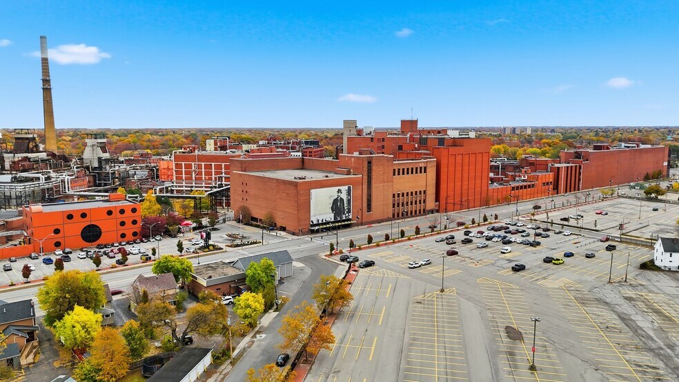 More Photos Of 211 W Ridge Rd, Rochester Storefront For Lease