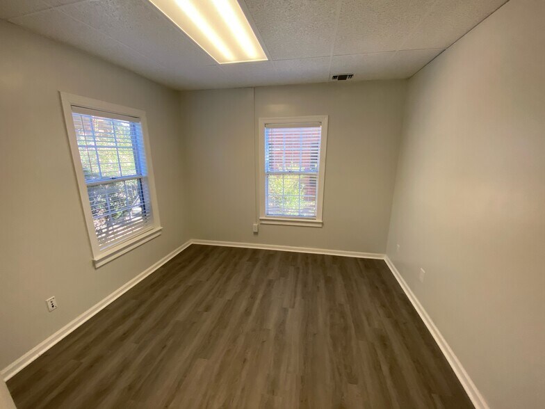 More Photos Of 123 Kingston Dr, Chapel Hill Loft Creative Space For Lease