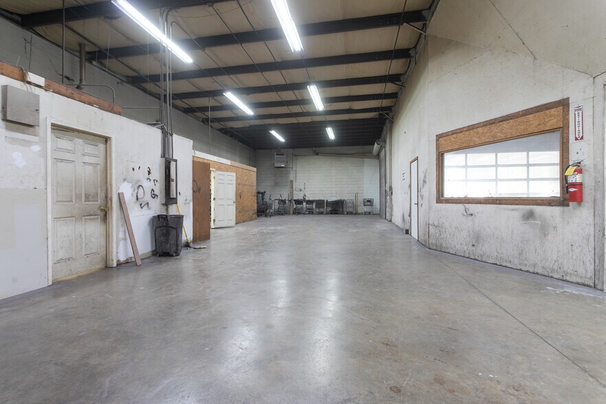 More Photos Of 2849 S Cobb Dr SE, Smyrna Freestanding For Lease